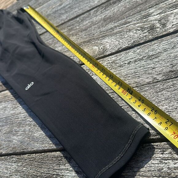 ALO YOGA High Waist Ripped Warrior Legging size XS Black NWT $128 - Picture 4 of 7
